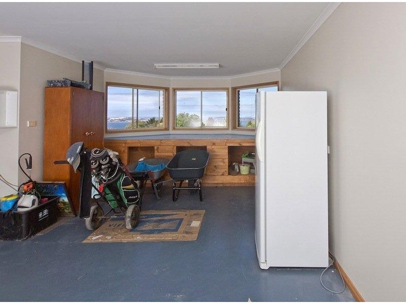 9 Donohoe Gardens, Kingston Beach TAS 7050