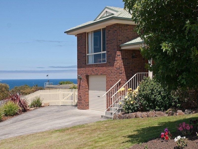 9 Donohoe Gardens, Kingston Beach TAS 7050