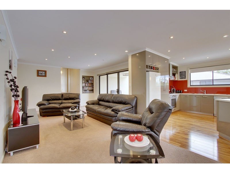 14 Lomandra Drive, Blackmans Bay TAS 7052
