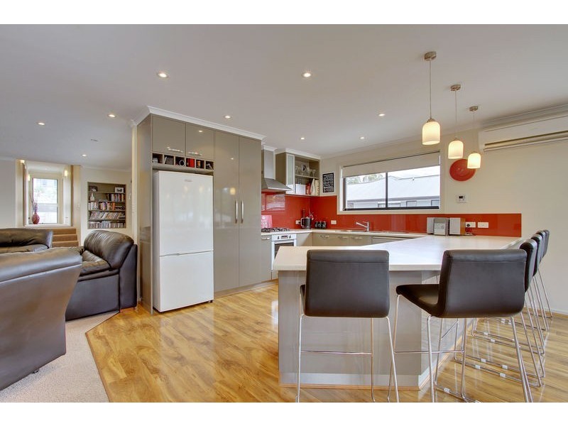 14 Lomandra Drive, Blackmans Bay TAS 7052