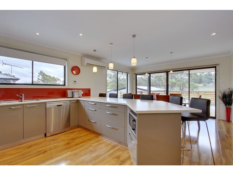 14 Lomandra Drive, Blackmans Bay TAS 7052