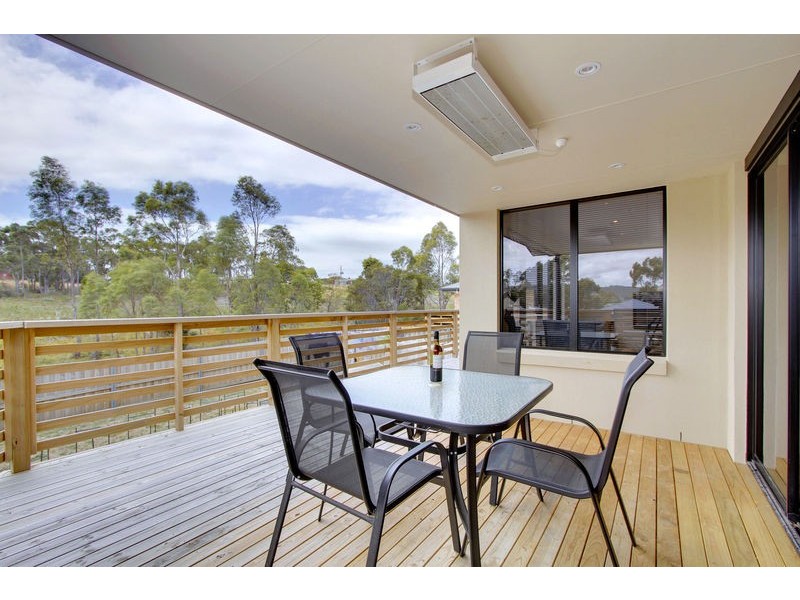 14 Lomandra Drive, Blackmans Bay TAS 7052