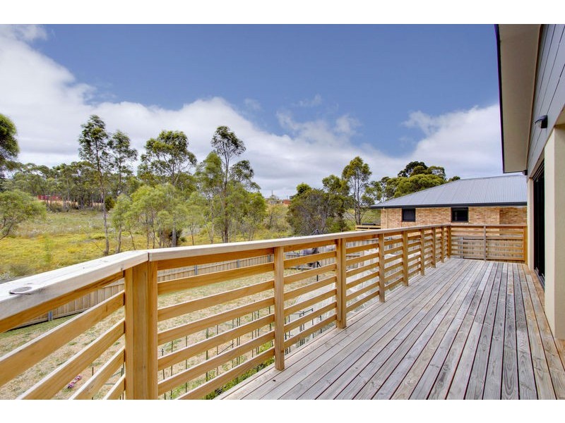 14 Lomandra Drive, Blackmans Bay TAS 7052