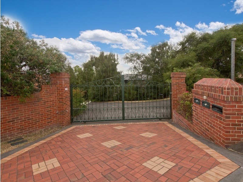 18 Tinderbox Road, Blackmans Bay TAS 7052