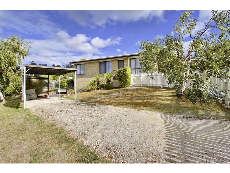 34 Tingira Road, Blackmans Bay TAS 7052