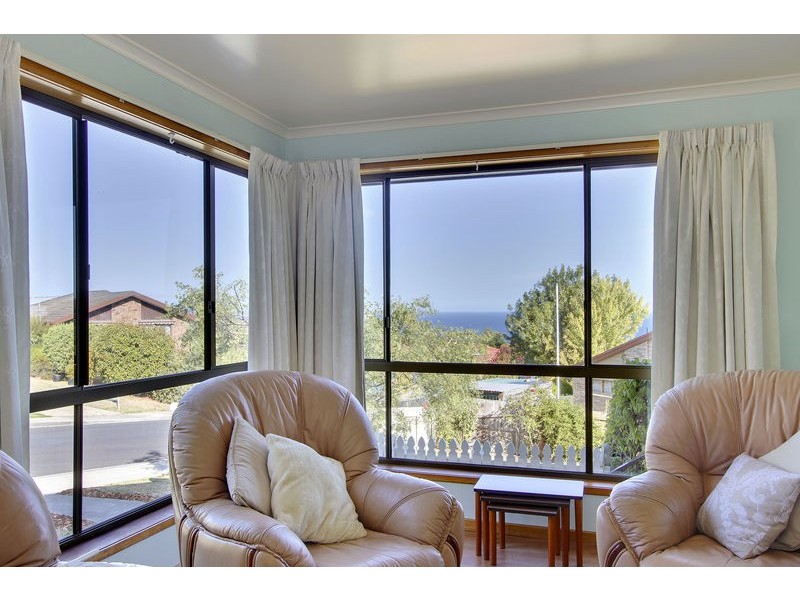 34 Tingira Road, Blackmans Bay TAS 7052