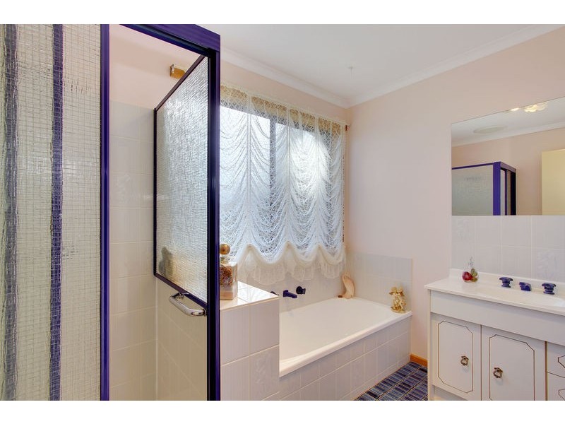 34 Tingira Road, Blackmans Bay TAS 7052