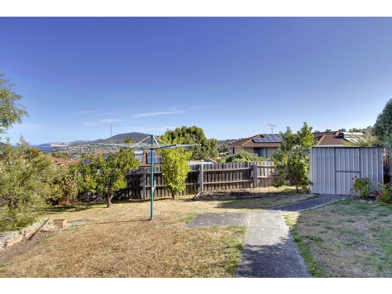 34 Tingira Road, Blackmans Bay TAS 7052