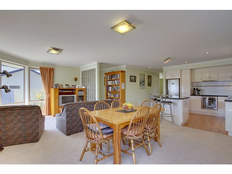 3/11 Olive Place, Kingston TAS 7050