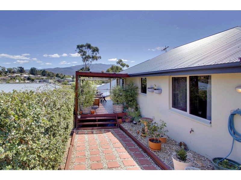3/11 Olive Place, Kingston TAS 7050