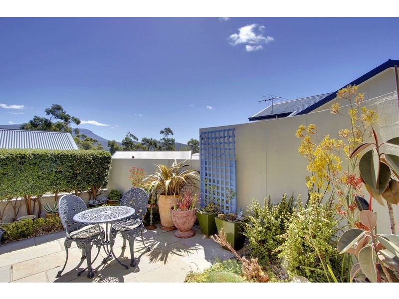 3/11 Olive Place, Kingston TAS 7050