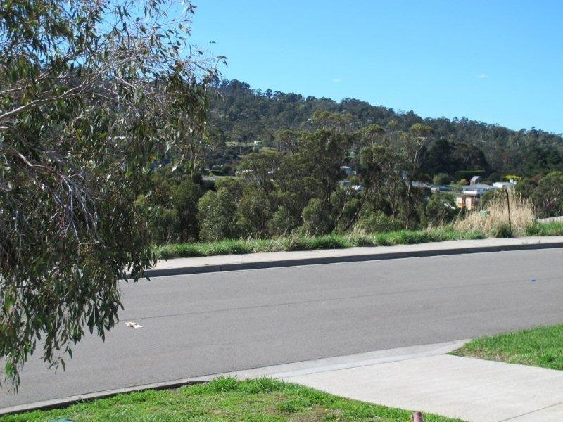 35 Malachi Drive, Kingston TAS 7050