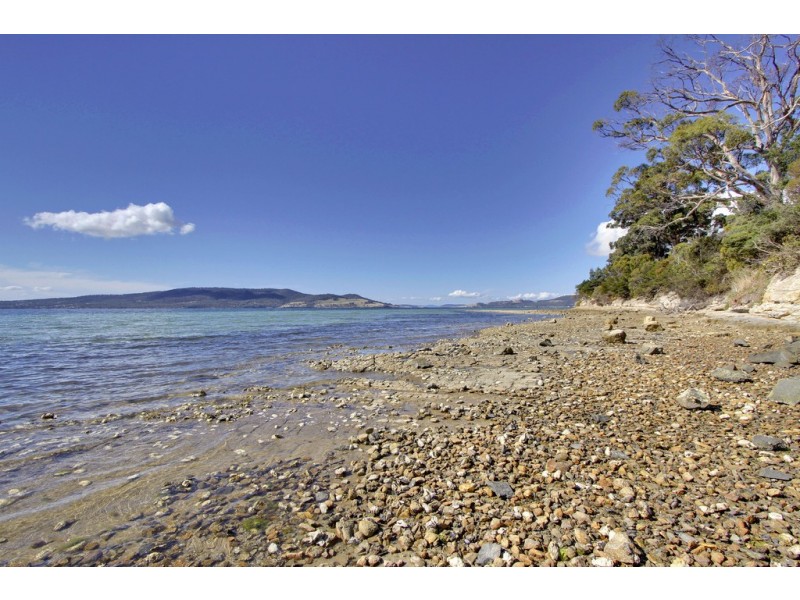 8 Mardon Lane, Coningham TAS 7054