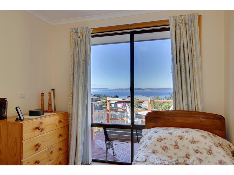 8 Ashley Court, Blackmans Bay TAS 7052