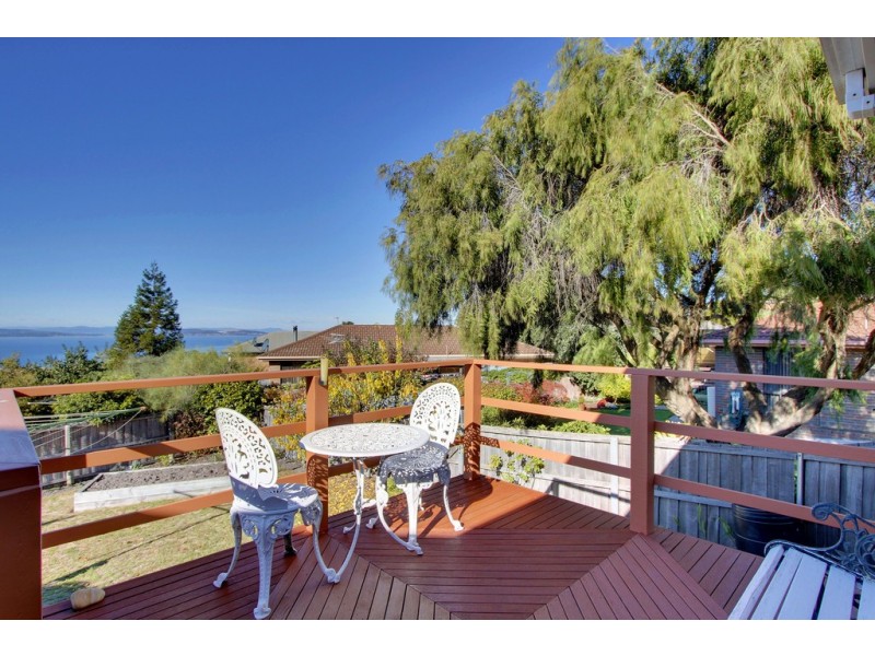 8 Ashley Court, Blackmans Bay TAS 7052