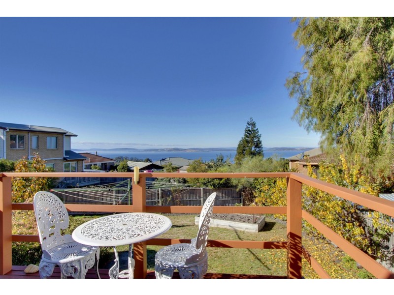 8 Ashley Court, Blackmans Bay TAS 7052