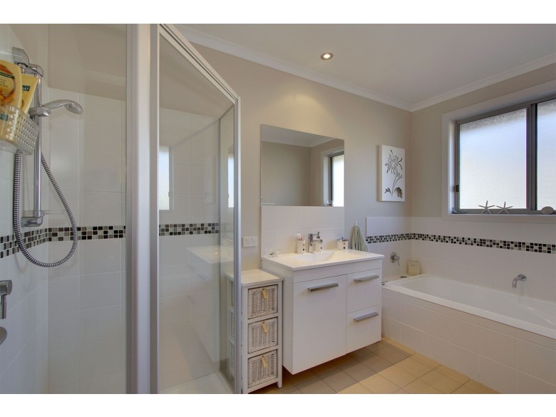 12 Celery Top Drive, Kingston TAS 7050