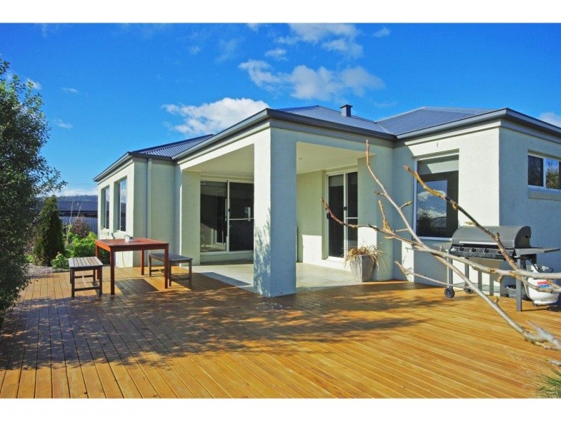 20 Bonsai Place, Margate TAS 7054