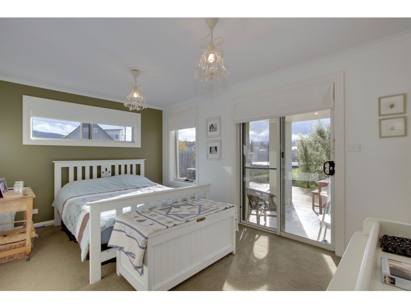 20 Bonsai Place, Margate TAS 7054
