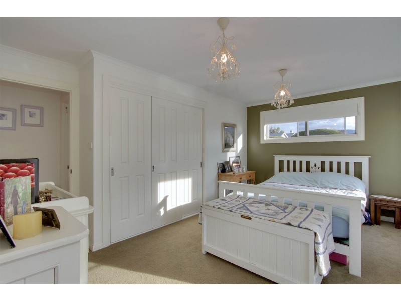 20 Bonsai Place, Margate TAS 7054