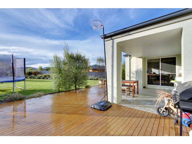 20 Bonsai Place, Margate TAS 7054