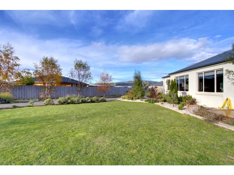 20 Bonsai Place, Margate TAS 7054