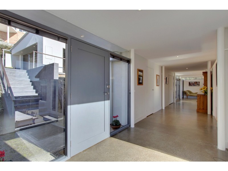 31 Tahune Crescent, Blackmans Bay TAS 7052