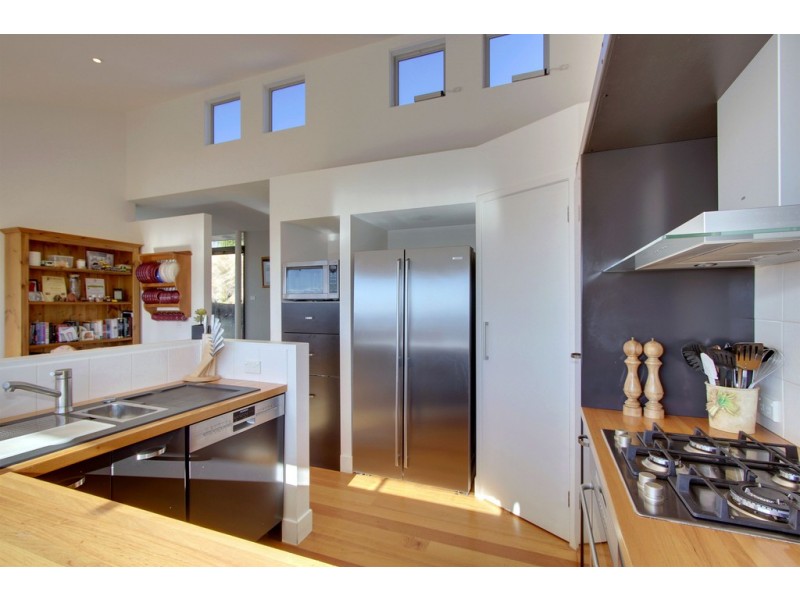 31 Tahune Crescent, Blackmans Bay TAS 7052