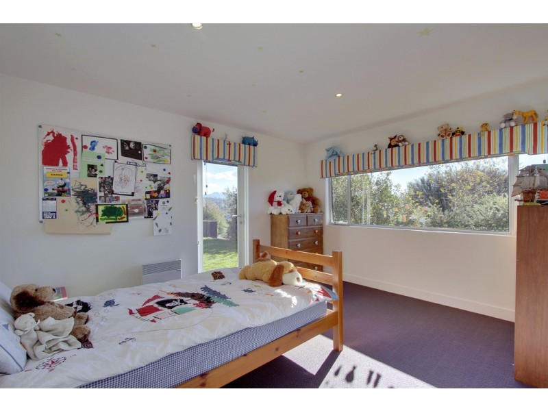 31 Tahune Crescent, Blackmans Bay TAS 7052