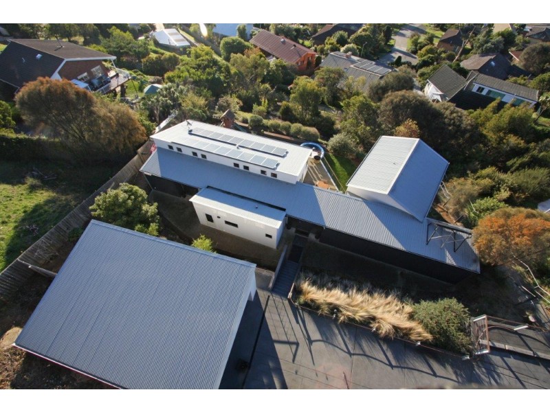 31 Tahune Crescent, Blackmans Bay TAS 7052