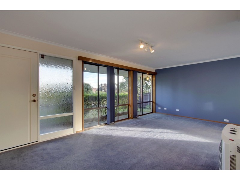 1 Ash Drive, Kingston TAS 7050