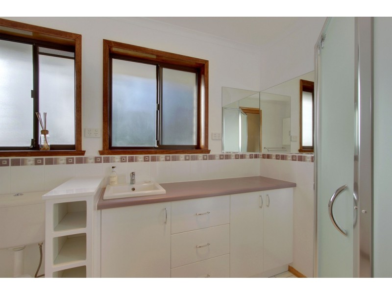1 Ash Drive, Kingston TAS 7050