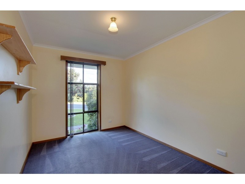 1 Ash Drive, Kingston TAS 7050