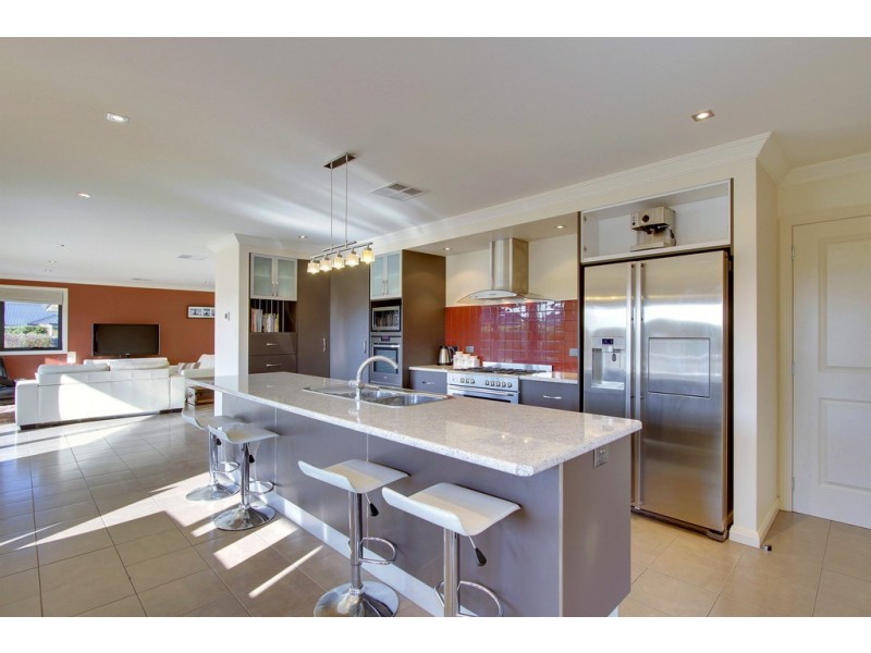 7 Bonsai Place, Margate TAS 7054