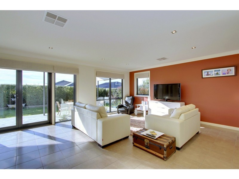 7 Bonsai Place, Margate TAS 7054