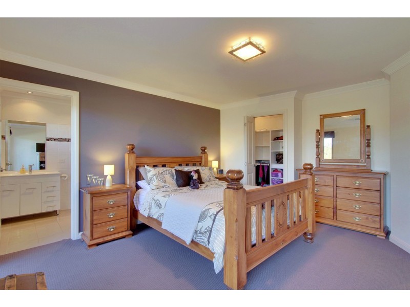 7 Bonsai Place, Margate TAS 7054