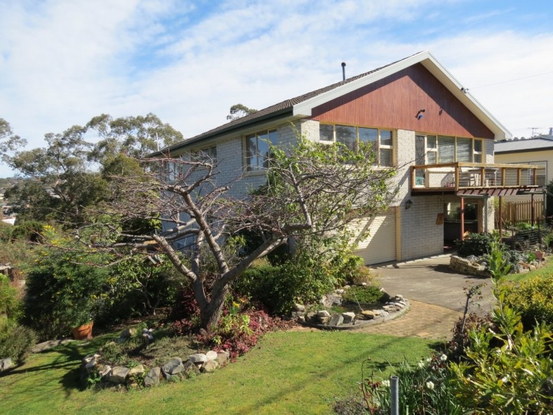 27 Talone Road, Blackmans Bay TAS 7052