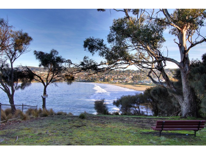 27 Talone Road, Blackmans Bay TAS 7052