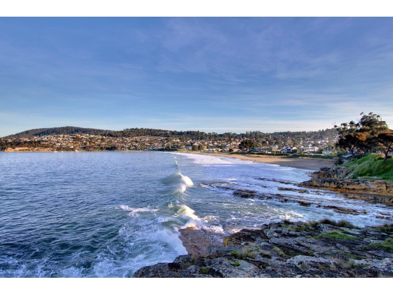 27 Talone Road, Blackmans Bay TAS 7052