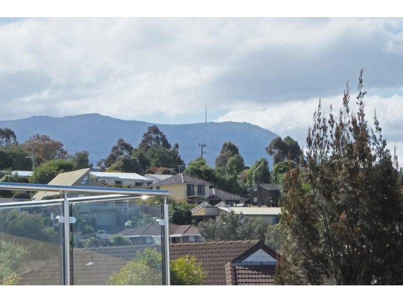 2/23 Powell Road, Blackmans Bay TAS 7052