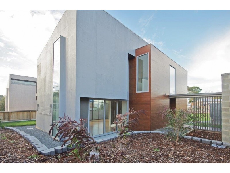 2/23 Powell Road, Blackmans Bay TAS 7052