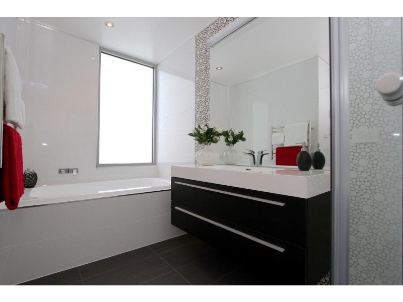 2/23 Powell Road, Blackmans Bay TAS 7052