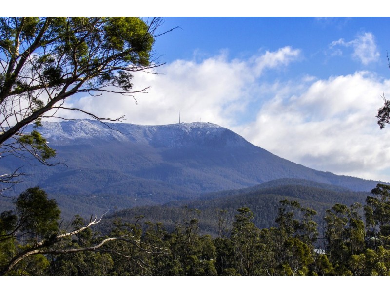 237 Albion Heights Drive, Kingston TAS 7050