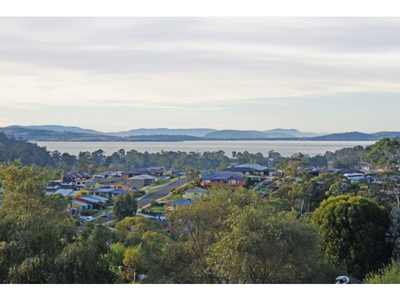 2/12 Fiani Court, Kingston TAS 7050