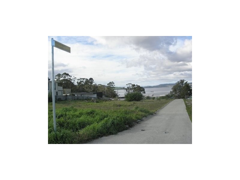 33 Staff Road, Electrona TAS 7054