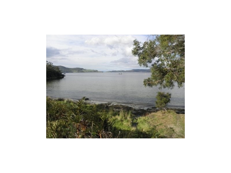 33 Staff Road, Electrona TAS 7054