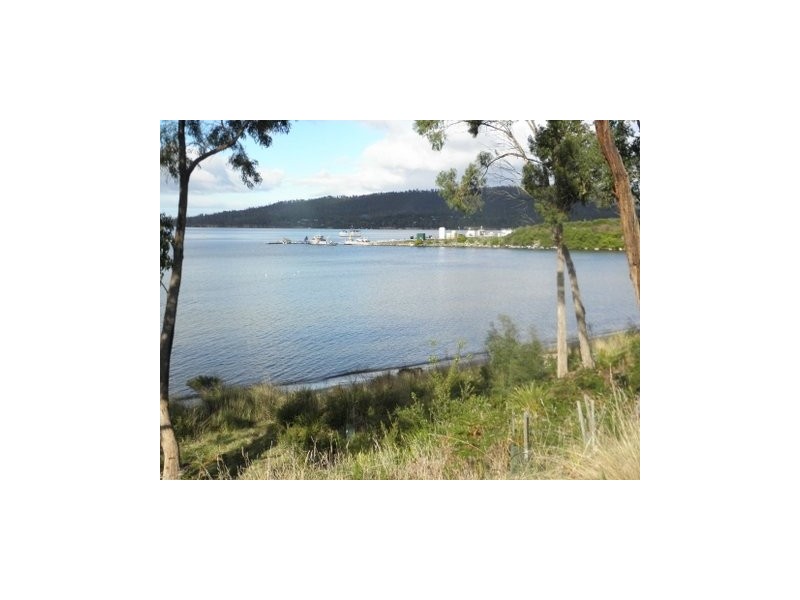33 Staff Road, Electrona TAS 7054