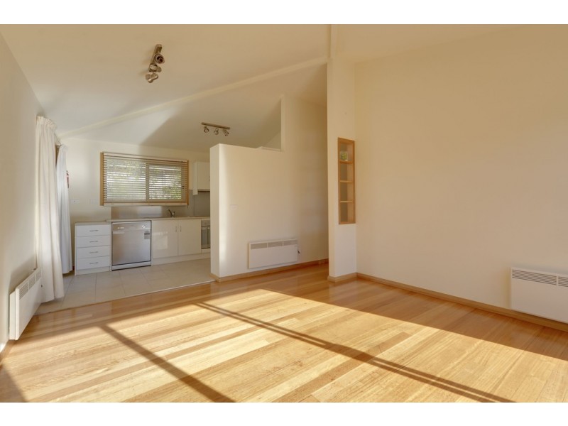 2/6 Dollery Drive, Kingston TAS 7050