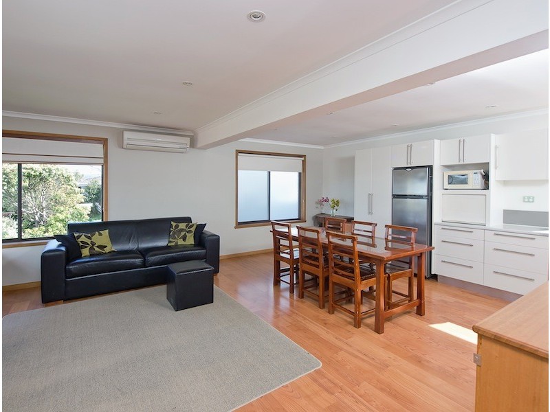 8 Wakeford Avenue, Kingston TAS 7050