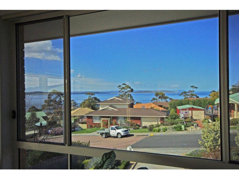 18 Jodie Court, Blackmans Bay TAS 7052